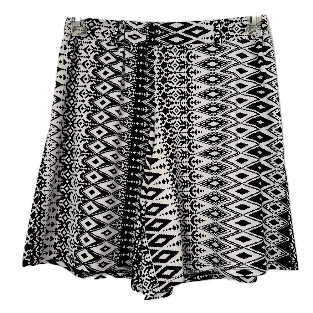 New Directions Shorts Women S Black White Aztec Geometric Jersey Comfy Stretch